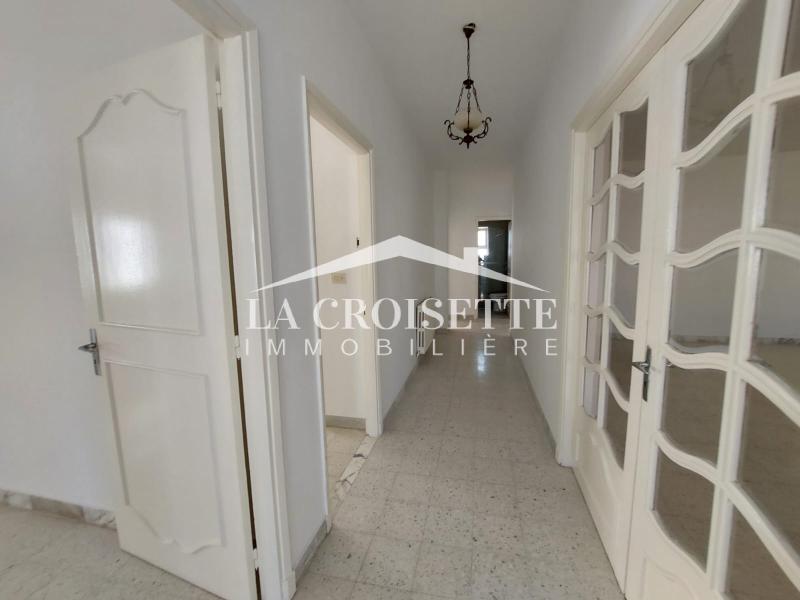 Etage de villa S+3 à La Marsa